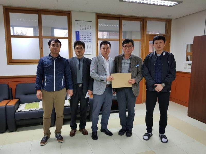 mb-file.php?path=2018%2F11%2F19%2FF944_BandPhoto_2018_11_19_16_09_07.jpg